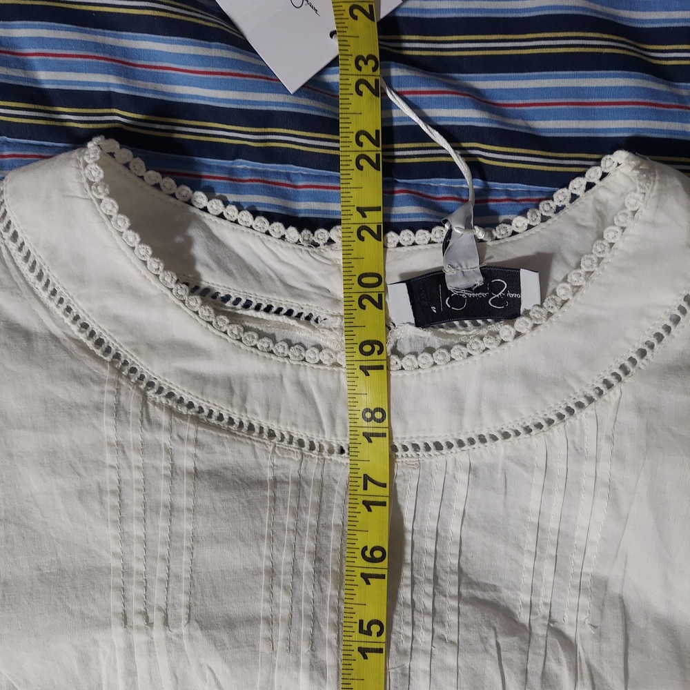 Jessica Simpson White Ruffle Eyelet Sleeveless Blouse Top Size Small NWT - Picture 9 of 11